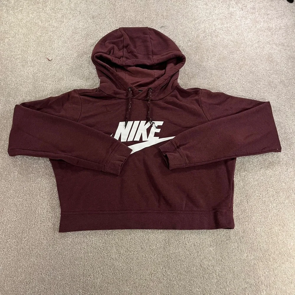 Nike Hoodie Womens Medium Burgundy Cropped Logo Pullover Activewear
